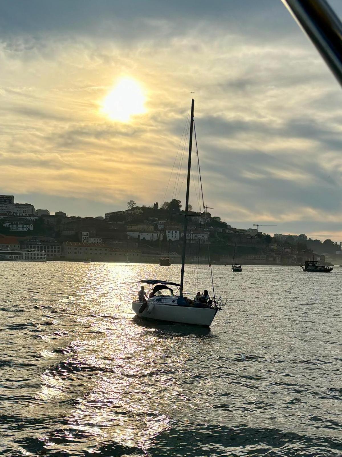 Navegar No Douro - Navegacao E Turismo Unipessoal, Lda 호텔 빌라노바데가이아 외부 사진